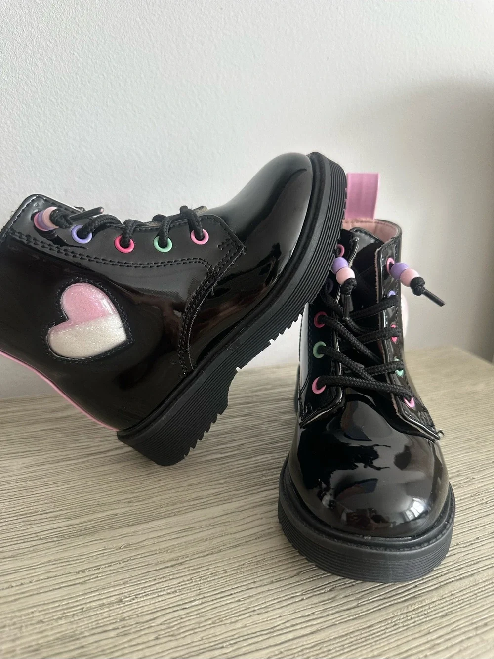 Harper Canyon Black Patent Kids Lace-Up Boots with Pink Pull Tabs NWOT size 8
